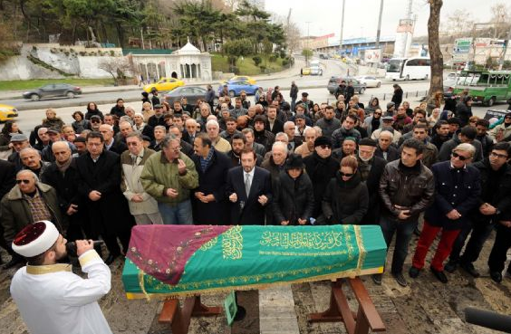 Şenay Yüzbaşıoğlu son yoluluğuna uğurlandı - Resim: 4