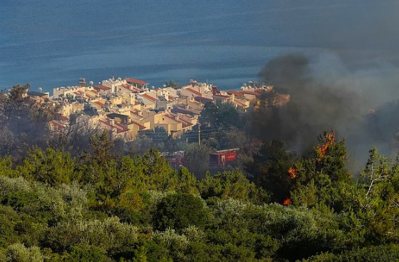 İzmir'de durdurulamayan orman yangını elektirik ve su kesildi - Resim: 4