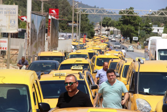 UBER eylemi Bodrum'u felç etti ortalık fena karıştı - Resim: 1