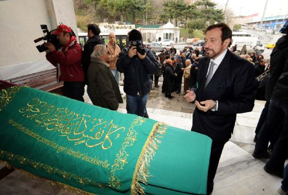 Şenay Yüzbaşıoğlu son yoluluğuna uğurlandı - Resim: 3