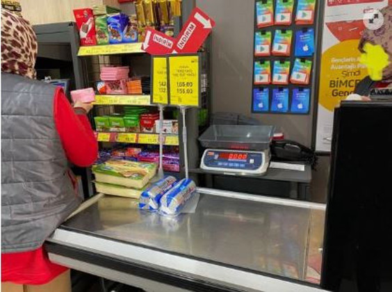 Zincir market BİM’de mideleri altüst eden görüntü: İğrençliğin böylesi - Resim: 0