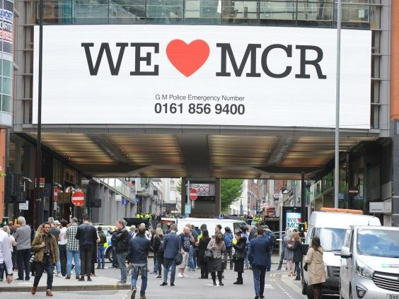 İngiltere Manchester son dakika AVM boşaltıldı ilk görüntüler - Resim: 2