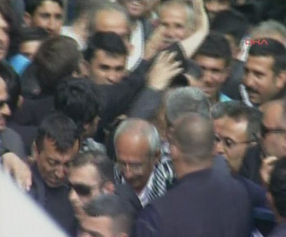 Hakkari'de Gandi izdihamı - Resim: 2