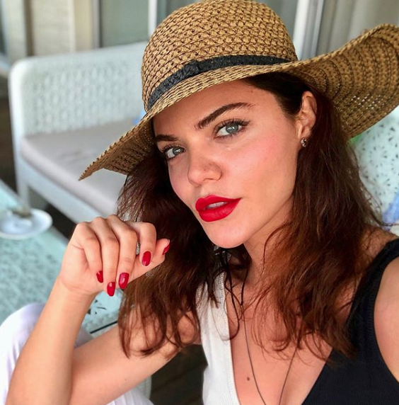 Bir Zamanlar Çukurova'nın güzeli Hilal Altınbilek mayosuyla göz doldurdu - Resim: 1