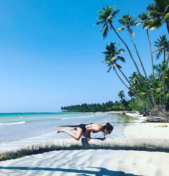 Emina Sandal Dominik'i salladı kaslı fotoğrafı olay oldu - Resim: 1