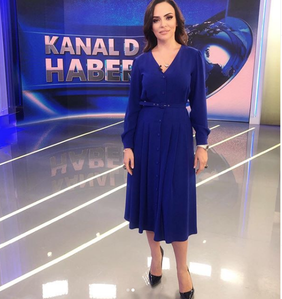 Buket Aydın'ın yüzüklerinin sırrı ortaya çıktı Kanal D Ana Haber Spikeri - Resim: 4