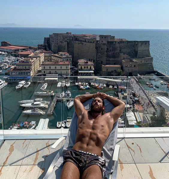 Can Yaman IMDb'de zirveye oturdu! En İyi TV Erkek Oyuncu seçilmişti - Resim: 4