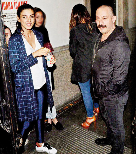 Cem Yılmaz ve Özge Sabuncu aşkında bomba gelişme!  - Resim: 4