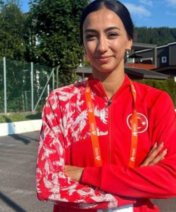 Şampiyonada ortalık birden karıştı! Milli atletler saç saça baş başa kavga etti! - Resim: 2