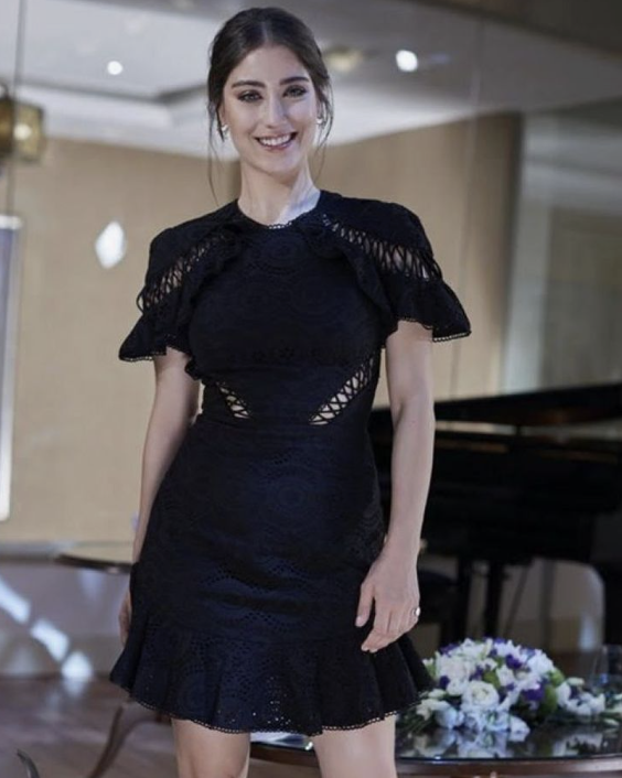 Hazal Kaya'nın yeni imajı olay! Artık yapmam demişti ama... - Resim: 2