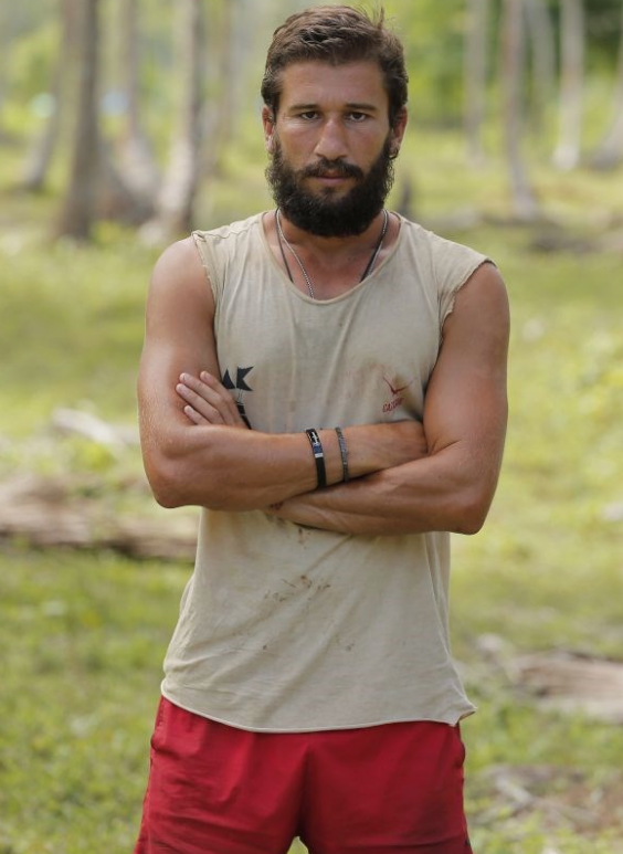 Survivor'da ortalık fena karıştı! Adem ile Turabi birbirine girdi - Resim: 2