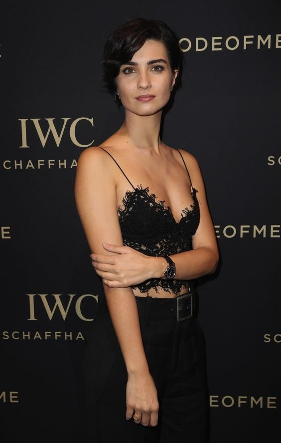 Tuba Büyükstün'ün yeni imajına bakın kısa saçlarını uzattı - Resim: 1