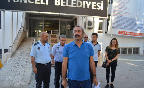 Tunceli'de neler oluyor? Fatih Mehmet Maçoğlu ile valinin işletme kavgası - Resim: 0