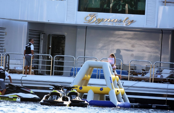 Kazak milyarderden Bodrum'da servet değerinde bahşiş - Resim: 2