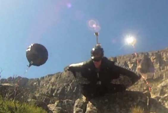 Saatte 190 km hızla dağa çarptı - Resim: 1