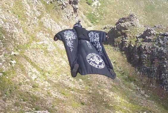 Saatte 190 km hızla dağa çarptı - Resim: 2