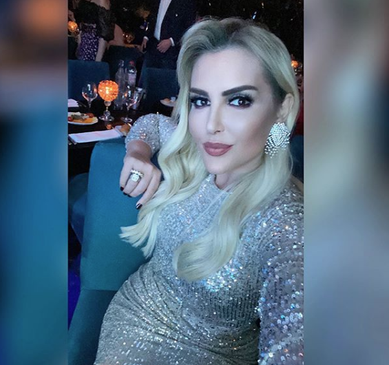 Selin Ciğerci derin yırtmaçlı elbisesiyle olay yarattı bir de dans etti - Resim: 4