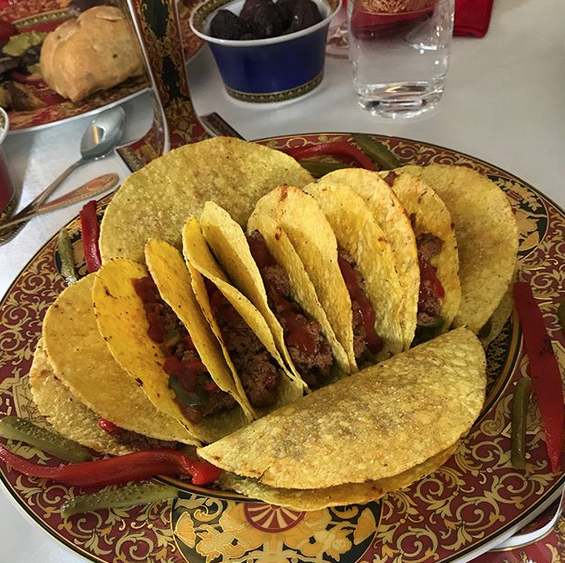 Kediciklerin iftar sofrası akıl almaz! Tülay Kumaşçı paylaştı - Resim: 2