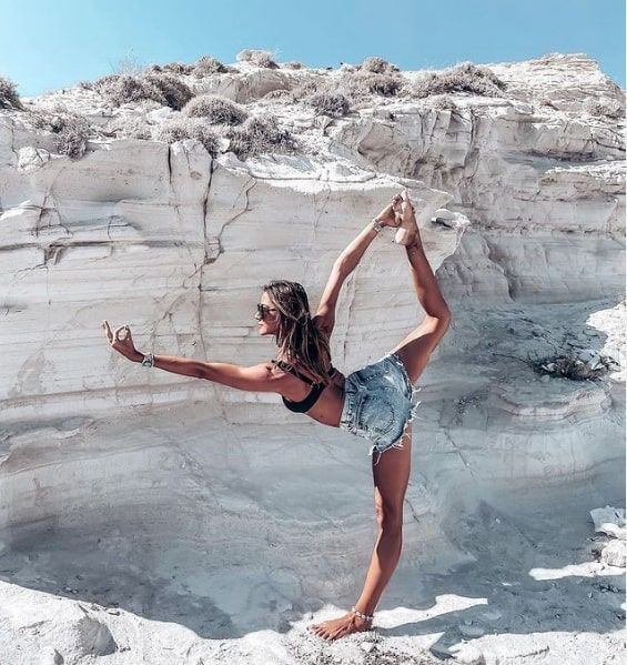 Yoga pozları olay olan Zeynep Tokuş oğluyla spor yaptığı anları da paylaştı - Resim: 1