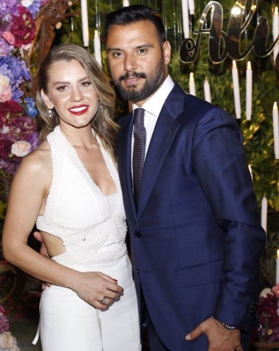 Esra Erol eski eniştesi Alişan'ın Buse Varol'la ayrılık haberini beğendi! Eda Erol kimdir işte son hali - Resim: 4