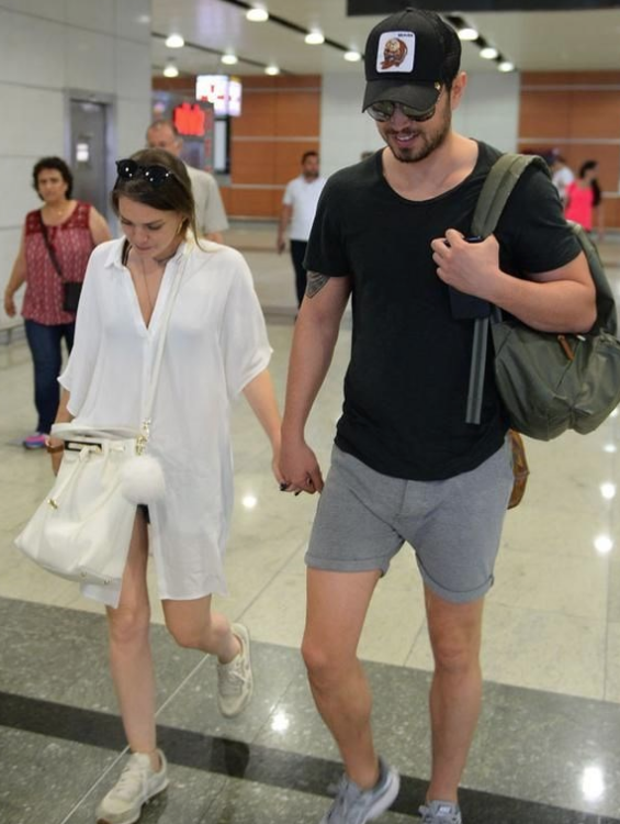 Aslı Enver'den bir darbe daha! Hepsini sildi - Resim: 3