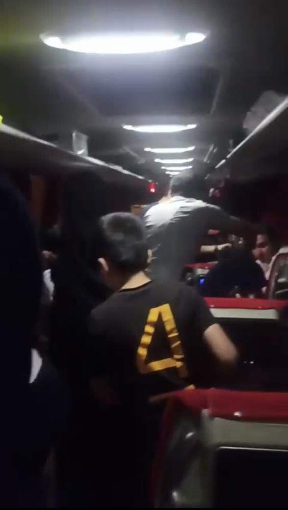 Mersin-İstanbul otobüsünde panik anları! 45 yolcu 13 saat ayakta yolculuk yaptı, nedeni ise... - Resim: 2