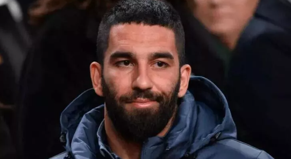 42 milyon liralık oyuncağıyla ilk kez görüntülendi! İşte Arda Turan ve çok konuşulan arabası - Resim: 4