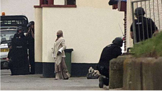 8 saat süren canlı bomba paniği! - Resim: 1