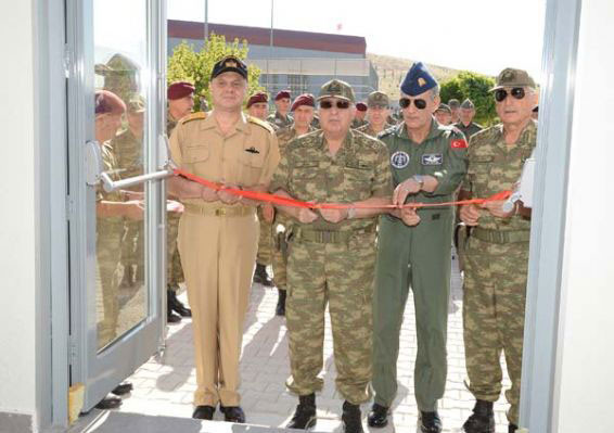 Genelkurmay Başkanı bordo berelileri denetledi - Resim: 1
