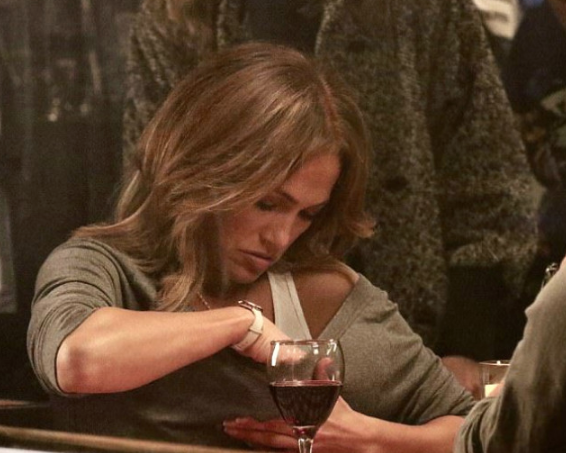 Jennifer Lopez burnunu karıştırdı ünlü şarkıcı destek verdi  - Resim: 1