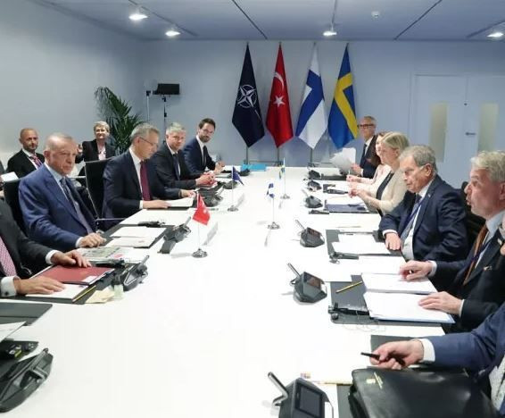 NATO zirvesi'nde imzalanan muhtıra dünya basınında geniş yankı buldu - Resim: 2