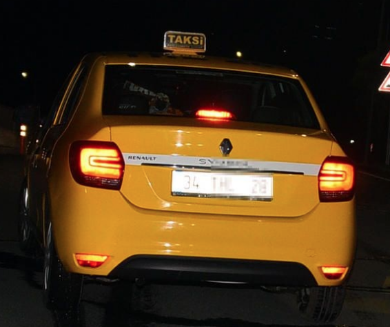 Önce kutlama sonra kaçamak! Kız arkadaşıyla arabada yakalandı - Resim: 3