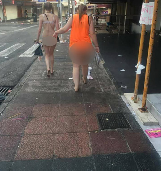 Tatil cennetinde rezalet güpegündüz yarı çıplak sokaklarda... - Resim: 2