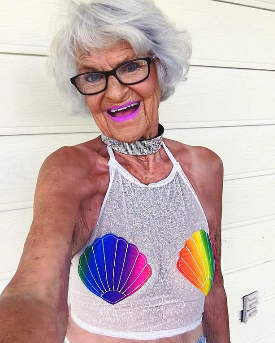 Kardashianlar'ın 88'lik kankası yok böyle bir şey! - Resim: 3