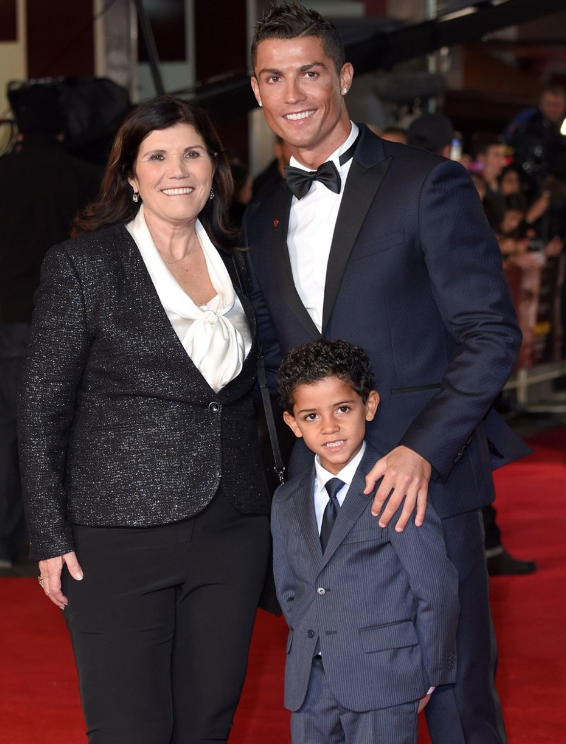 Ronaldo'ya annesinden tecavüz savunması - Resim: 3