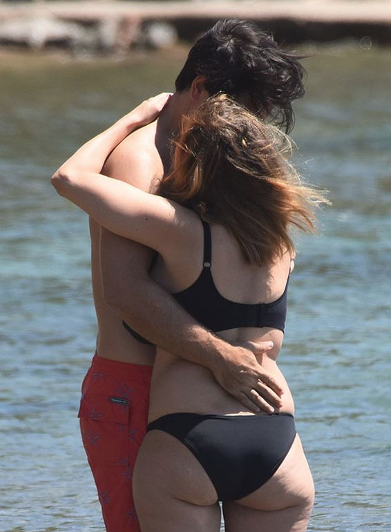 Ünlü aşıklar böyle yakalandı! Halk plajında romantizm - Resim: 4