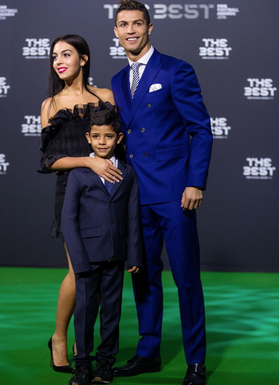 Ronaldo'dan sevgilisine büyük jest!  - Resim: 3