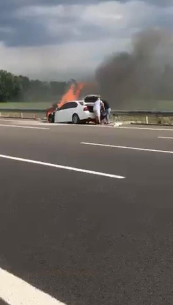 Lüks otomobil Kuzey Marmara’da alevlere teslim oldu - Resim: 0