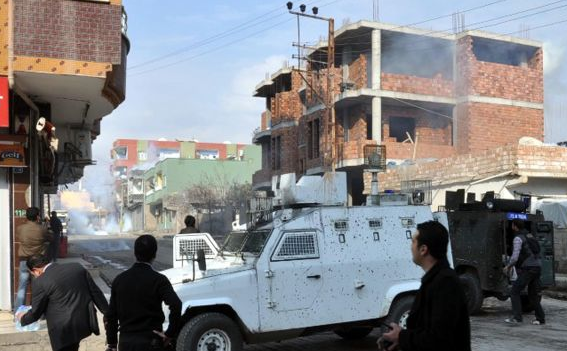 BDP'lilere gaz bombalı müdahale - Resim: 1