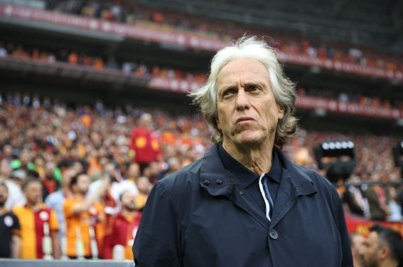 Fenerbahçe'nin yeni teknik direktörü belli oluyor! İşte Jorge Jesus'un yerine gelecek isim… - Resim: 2