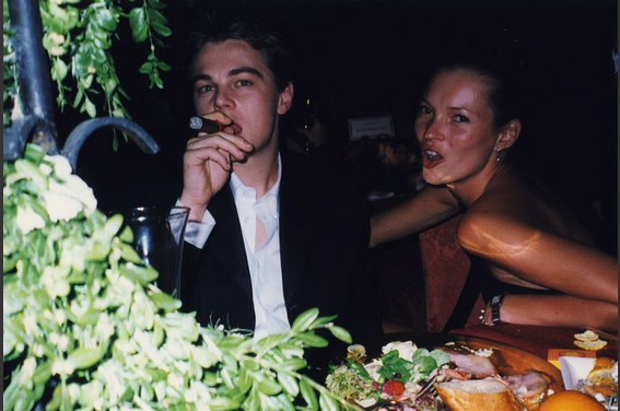 Ünlü isimlerin samimi pozlarını paylaştı - Resim: 1