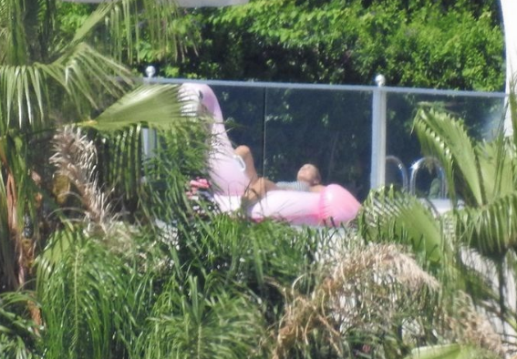 Sıla'nın flamingo deniz yatağı keyfi - Resim: 2