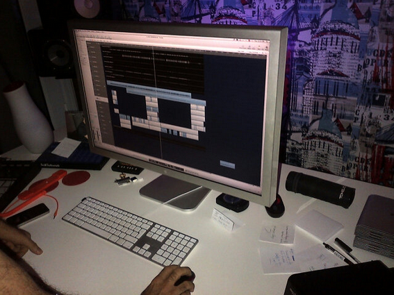 Ünlülerin twitter halleri - 5 Ekim - Resim: 1