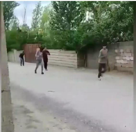 Afgan mültecilerin videosunu Paylaşan Pınar Altuğ isyan etti: Ülkem yanarken... - Resim: 1