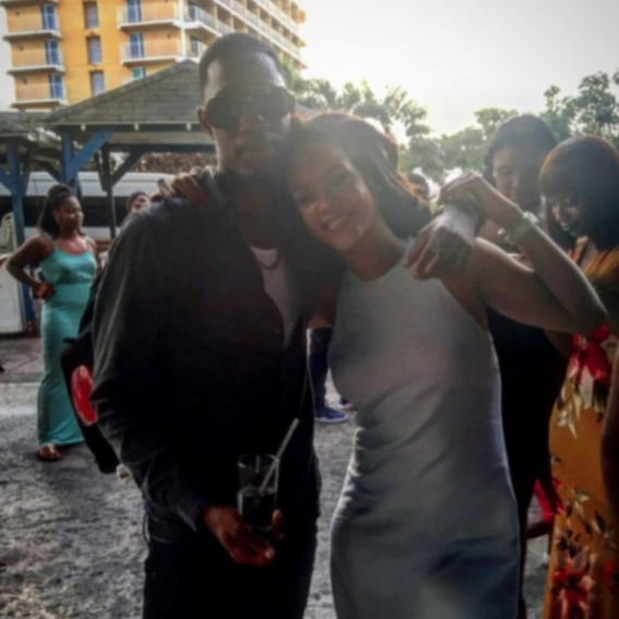 Rihanna'yı yasa boğan ölüm! Hüznü değil kıyafeti olay oldu - Resim: 1