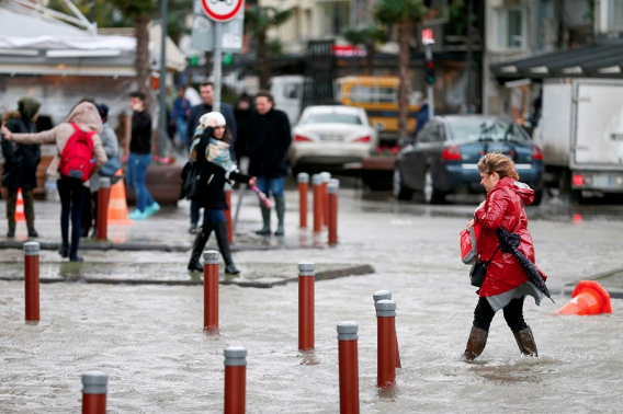 Bir kent felaketi yaşıyor! Hayat felç oldu ayakta duramadılar - Resim: 3