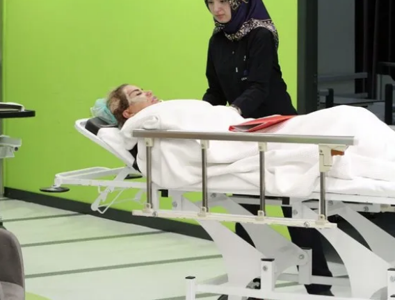 Katie Price'ı estetik tutkusu İstanbul'a getirdi - Resim: 2