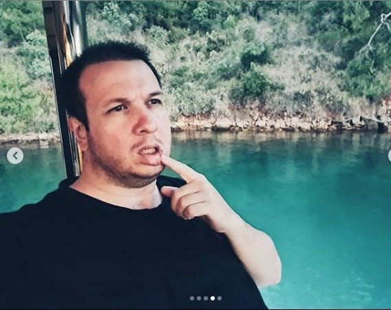 Şahan Gökbakar tatile çıktı ünlü isimlerin tekne pozlarıyla fena dalga geçti - Resim: 4