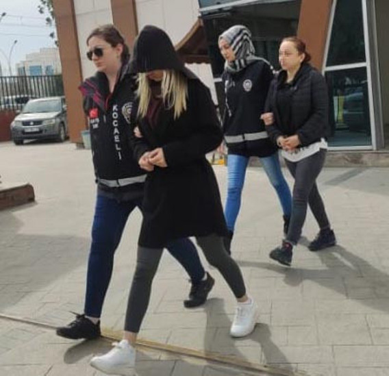 İzmit'te masaj salonuna fuhuş operasyonu üç kadın gözaltına alındı - Resim: 1