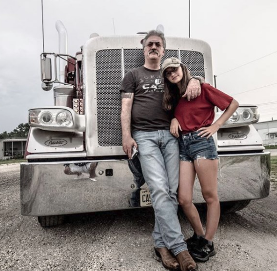 Tamer Karadağlı ile kızı Zeyno'nun TIR ile ABD tatili - Resim: 4